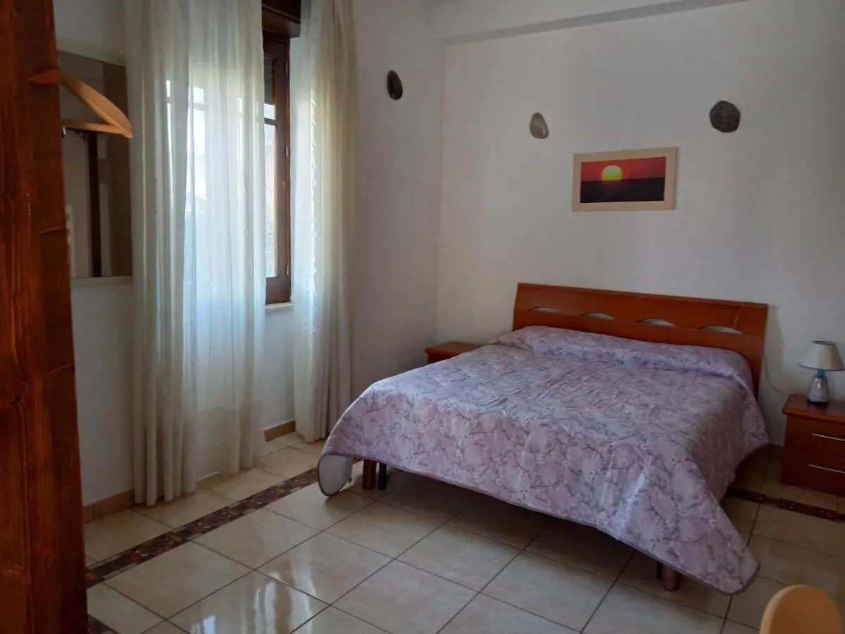 B&B Pinna Gialla Furnari 0*,  Italia