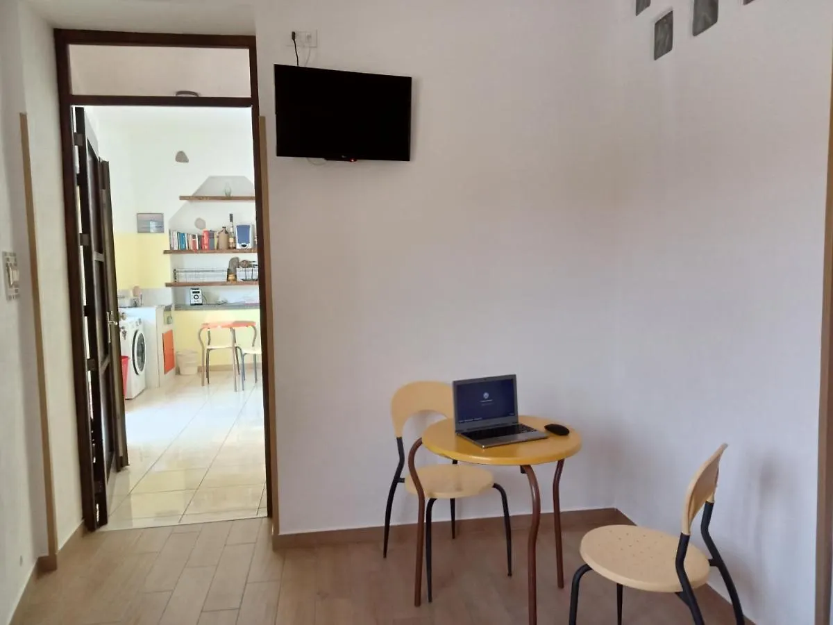 B&B Pinna Gialla Furnari 0*,